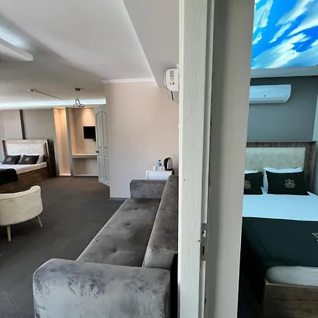 Royal Hotel 2*